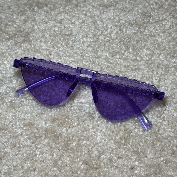 GUC Purple Grape Women’s Sunglasses - Picture 2 of 5